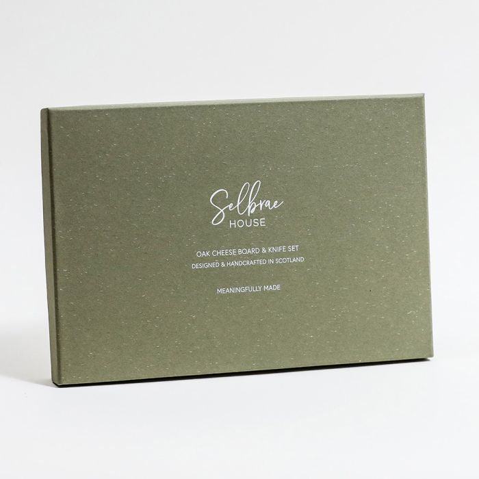 Selbrae House Oak Cheese Board & Knife Set - Highland Cow