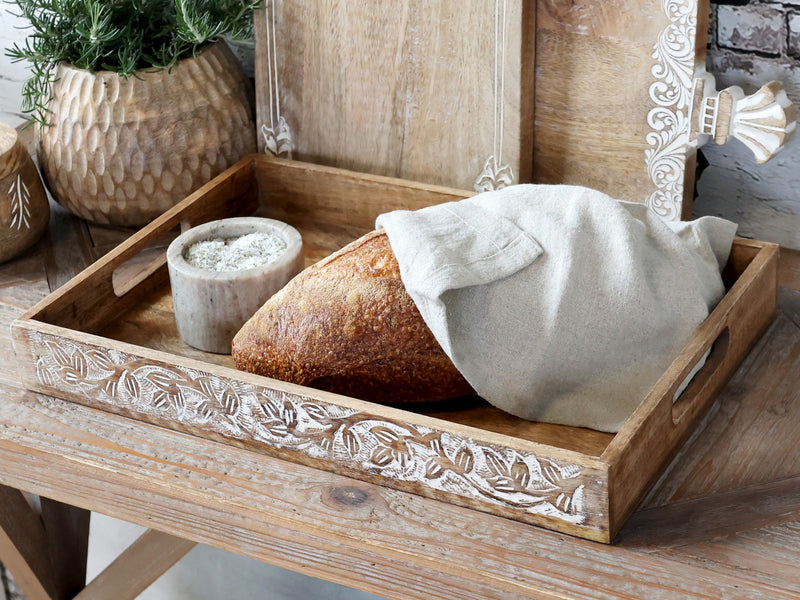 Chic Antique Tours Tray in wood w. carvings
H5.5/L45/W30.5 cm nature