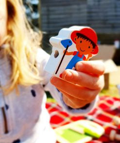 Inside Out Toys FARM LACING GAME