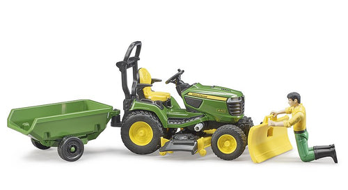 BRUDER JOHN DEERE RIDE ON MOWER/TRAILER/ WITH GARDENER