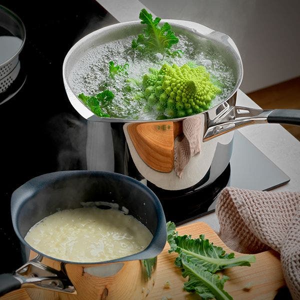 Stellar Flow 5 Piece Draining Saucepan Set